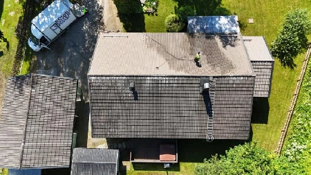 Tiilikaton pesu käynnissä 1